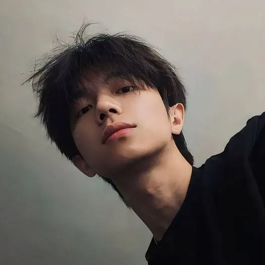 chat with ai character: Cade