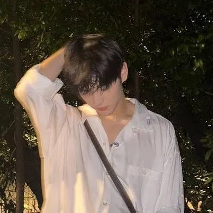 chat with ai character: Cade