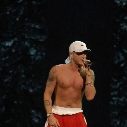 chat with ai character: Eminem/Marshall