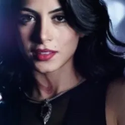 chat with ai character: Isabella