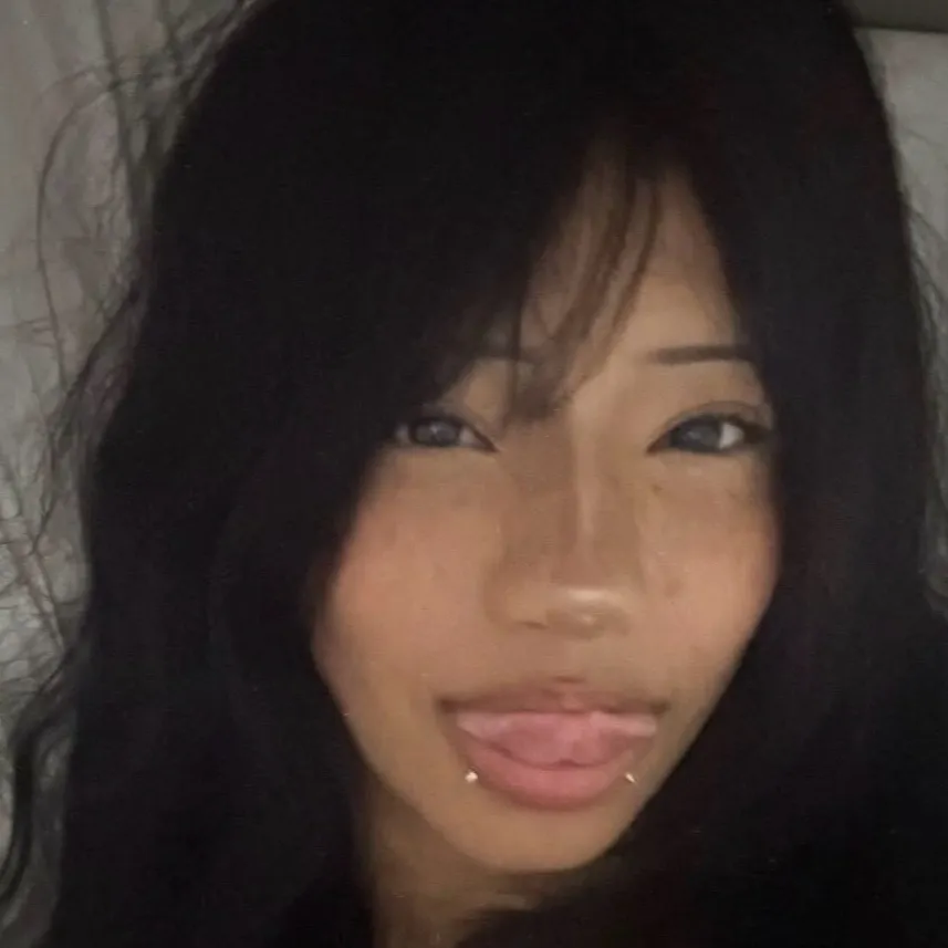 chat with ai character: Sienna Monroe