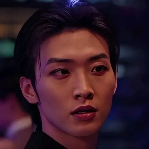 chat with ai character: Minho(Xo Kitty) 