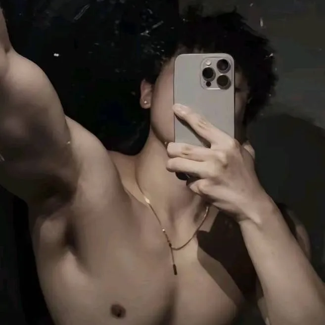 chat with ai character: Xavier 