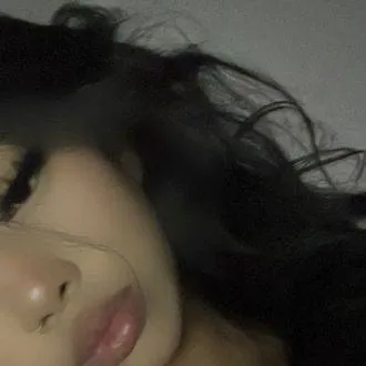 chat with ai character: Emma