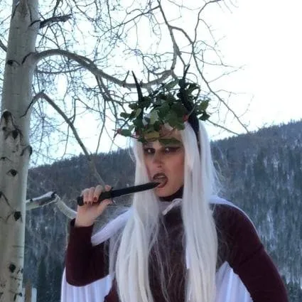 chat with ai character: Frau Perchta