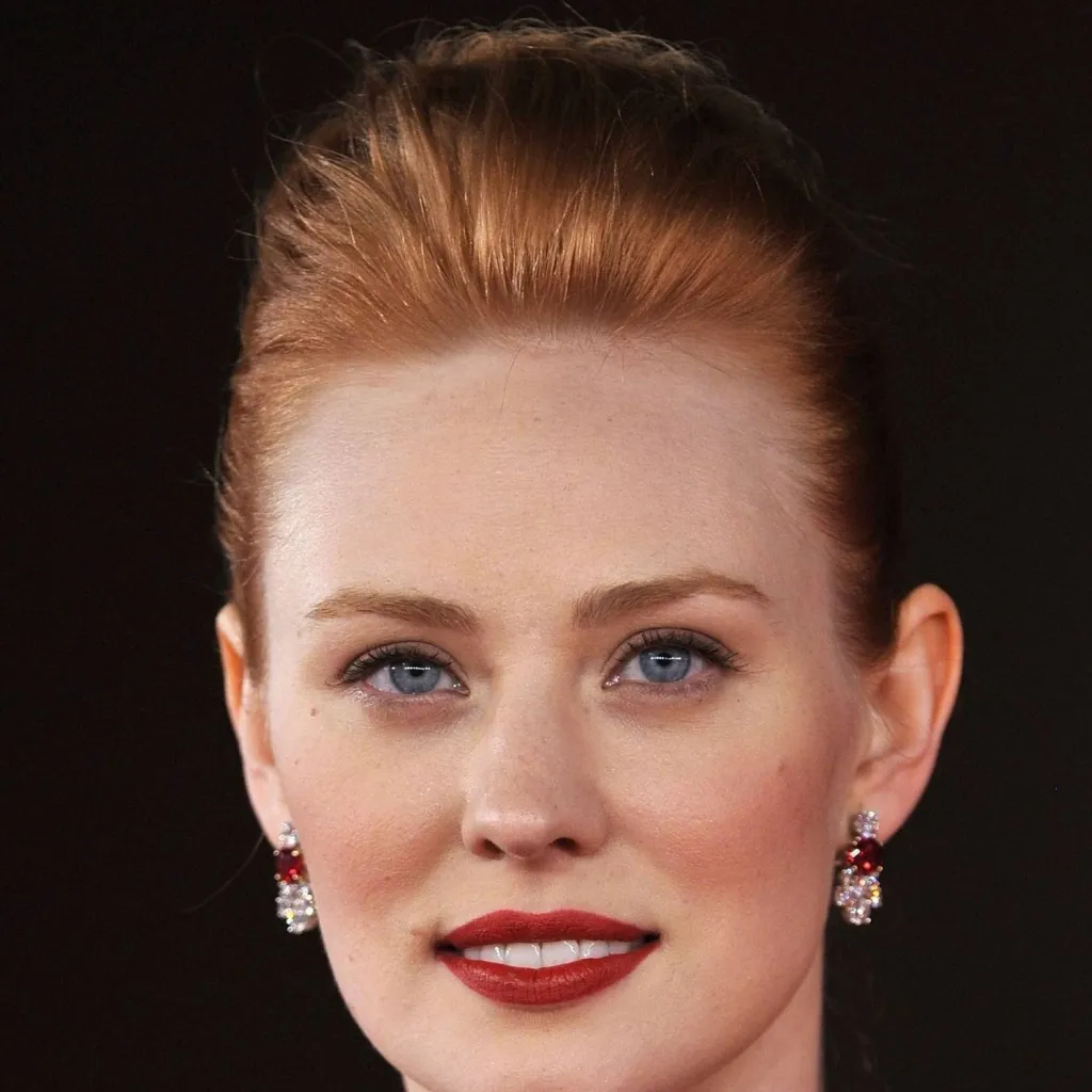 chat with ai character: Laufey