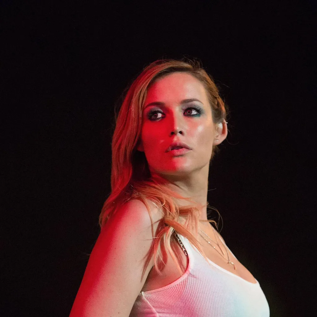 chat with ai character: Denise Russo