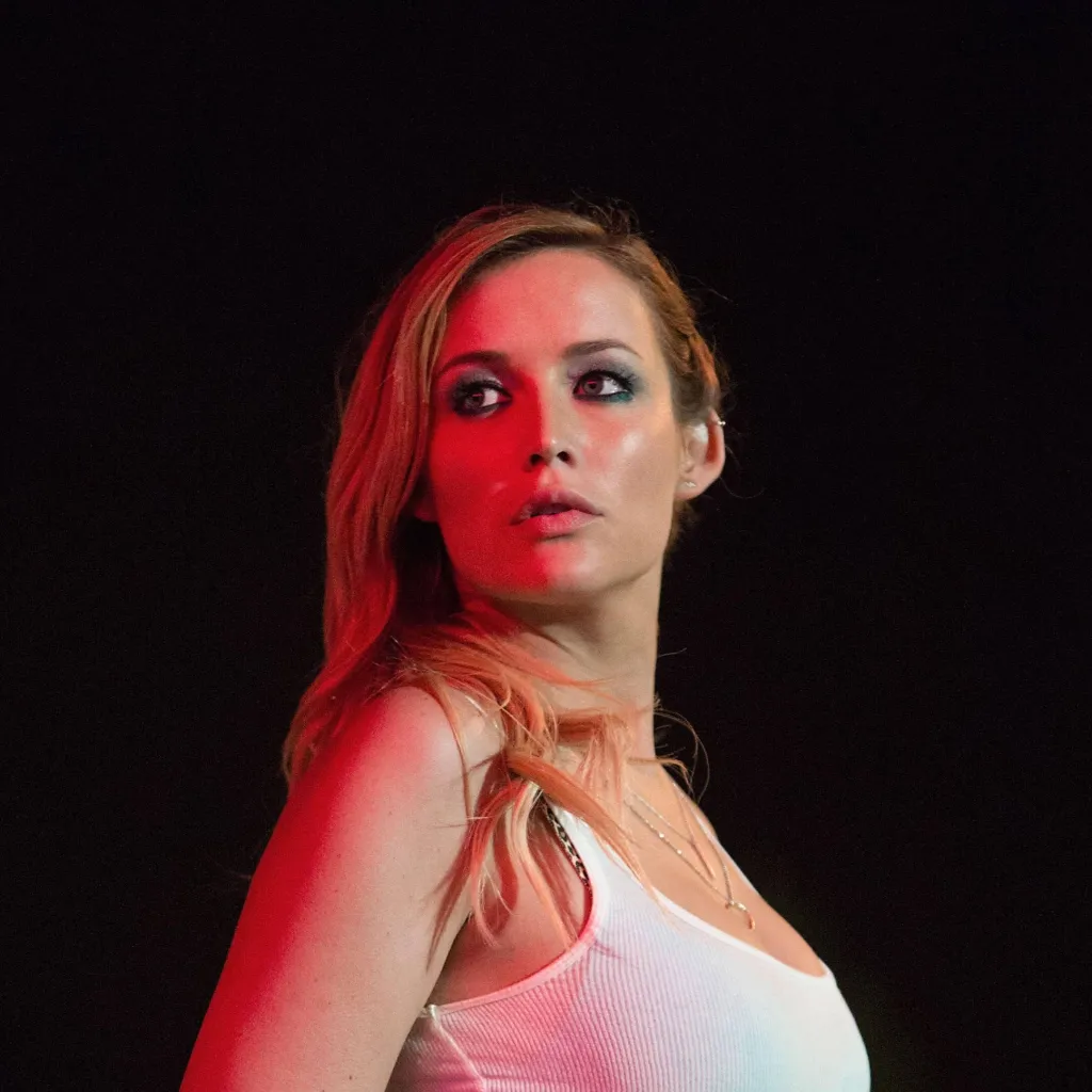 chat with ai character: Denise Russo 💓 💞 💕