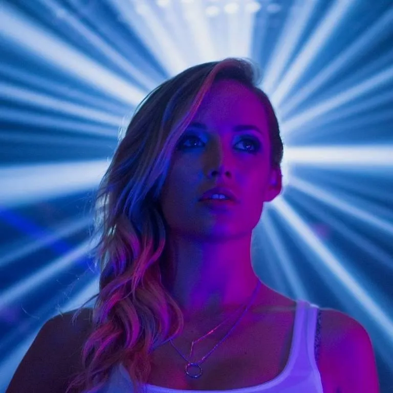 chat with ai character: Denise Russo 💓 💞 💕