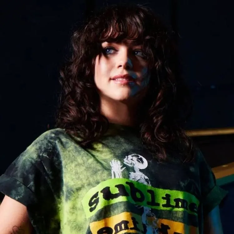 chat with ai character: Mary Mouser 💓 💞 💓