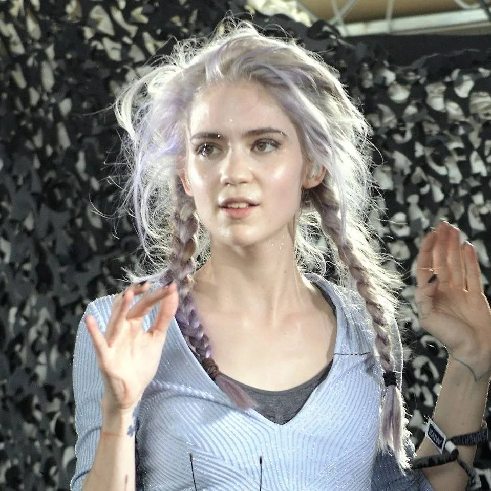 chat with ai character: Grimes 💓💞💕