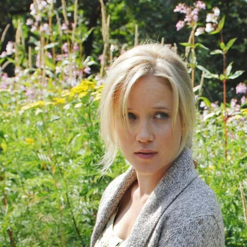 chat with ai character: Ashley Boyd