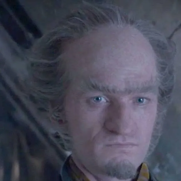 chat with ai character: Count Olaf