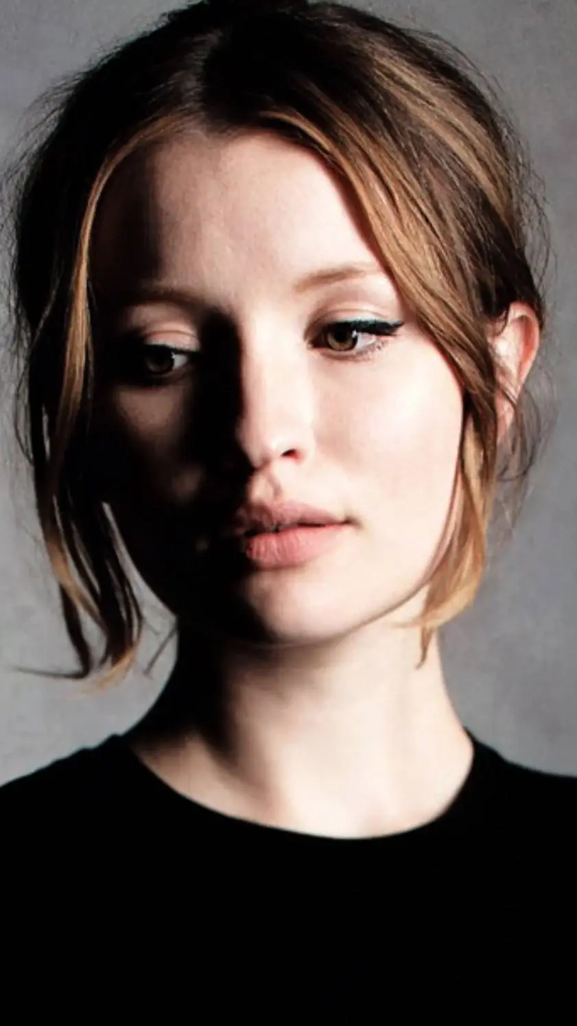 Talkie AI - Chat with Violet Baudelaire
