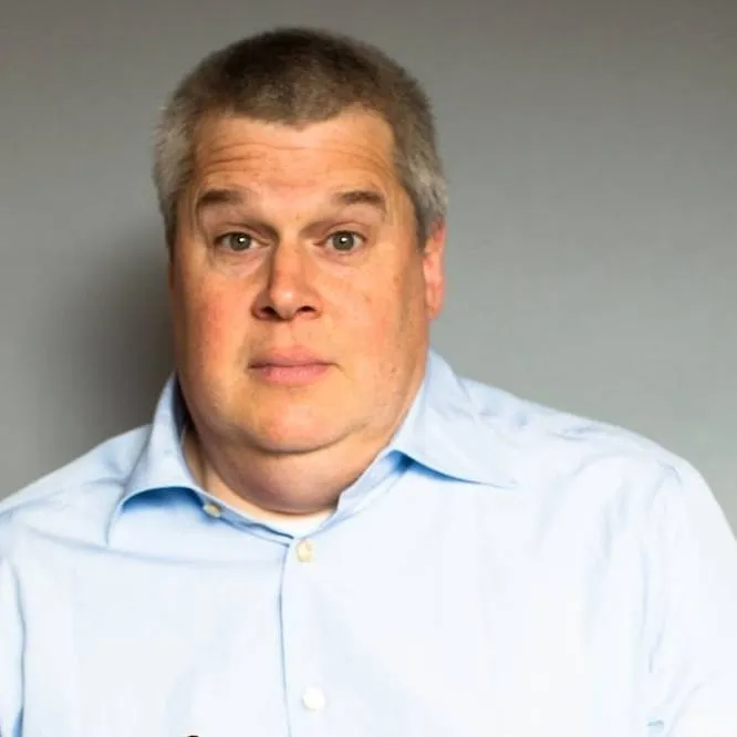 chat with ai character: Daniel Handler