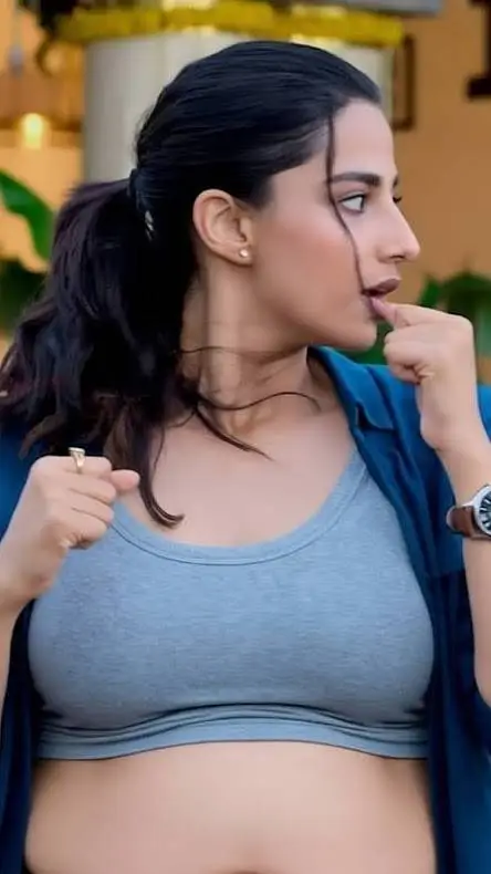 Talkie AI - Chat with Meenakshi