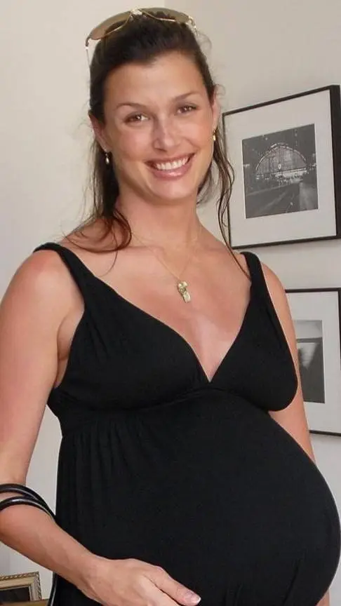 ai character: Bridget Moynihan background