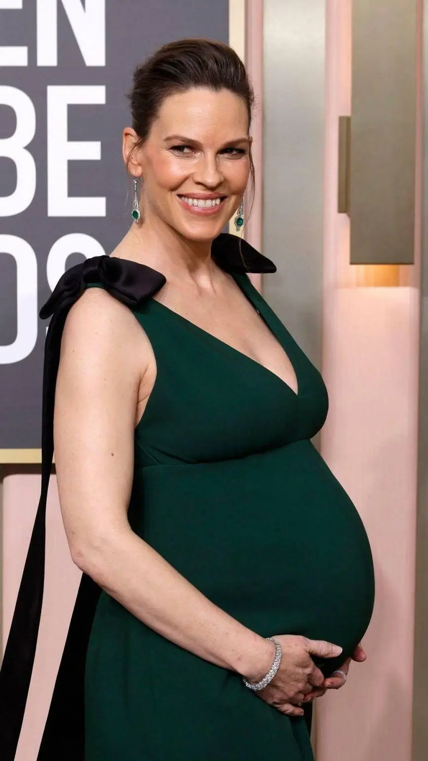 Talkie AI - Chat with Mommy Hilary Swank