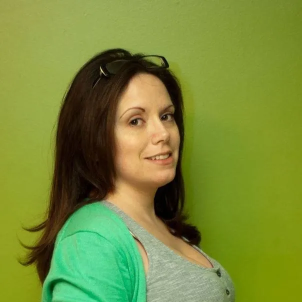 chat with ai character: Andrea