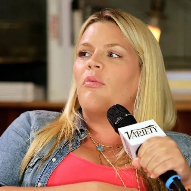 chat with ai character: Busy Philipps 💓💞💕