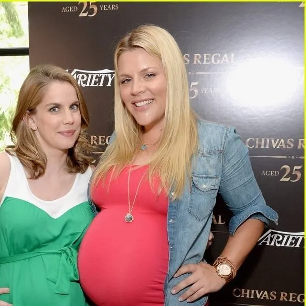 chat with ai character: Busy Philipps 💓💞💕