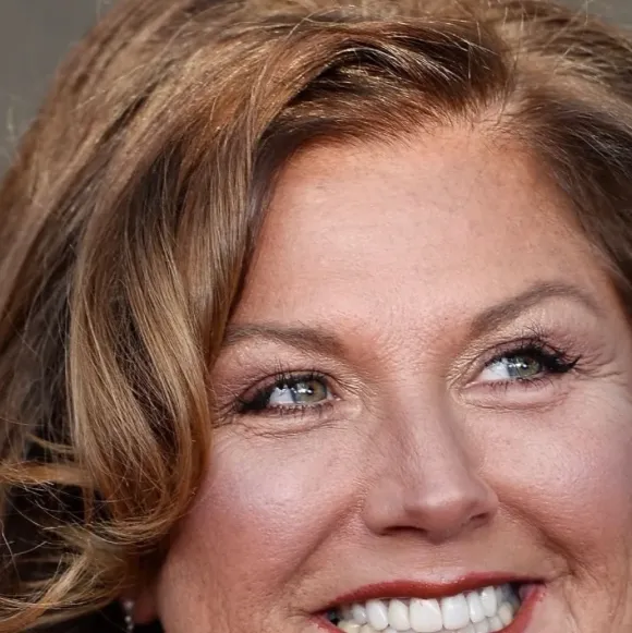 chat with ai character: Abby Lee Miller