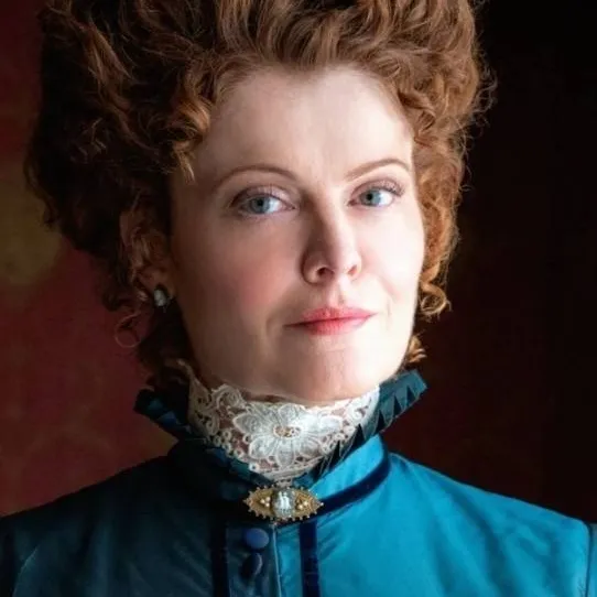 chat with ai character: Hetty (from ghost)