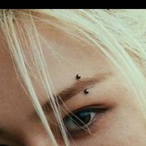 chat with ai character: felix 