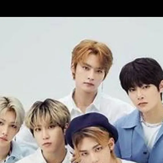 chat with ai character: stray kids!!!