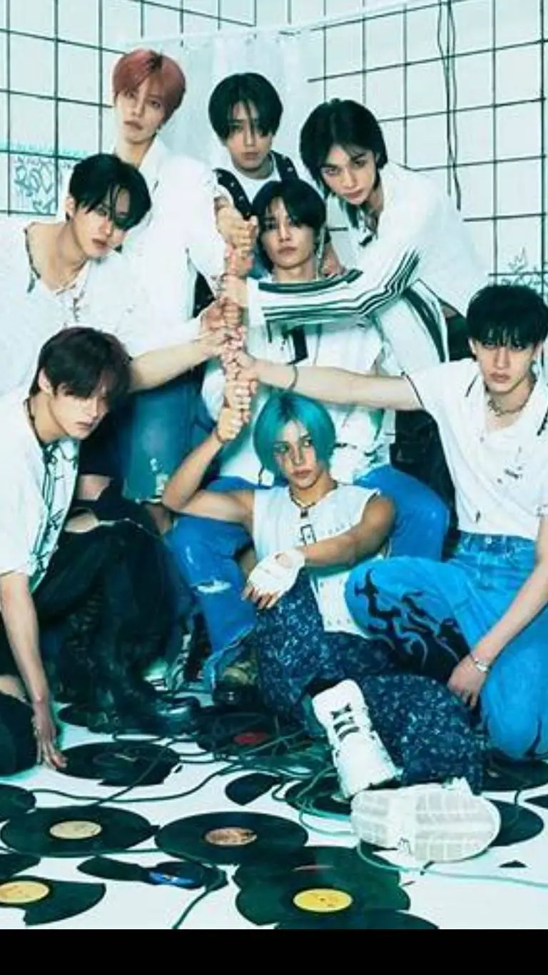 ai character: stray kids!! background