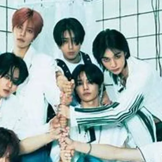 chat with ai character: stray kids!!