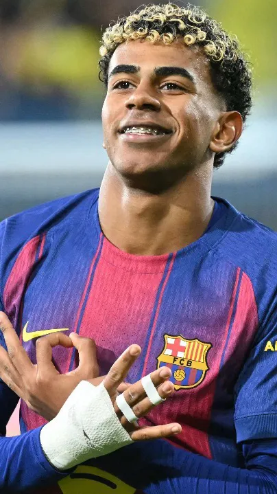 ai character: Lamine Yamal background