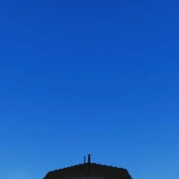 chat with ai character: tripod