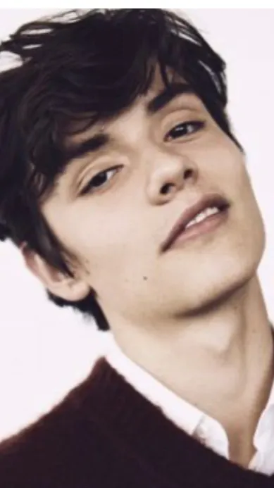 ai character: Enzo background