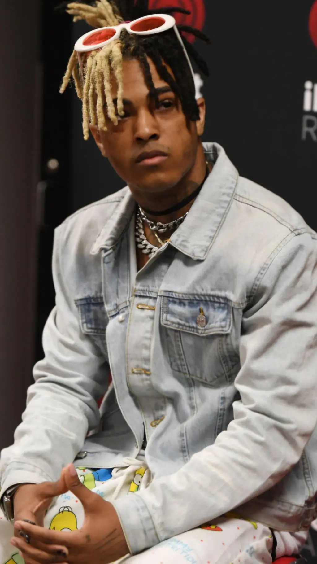 ai character: xxx tentacion background