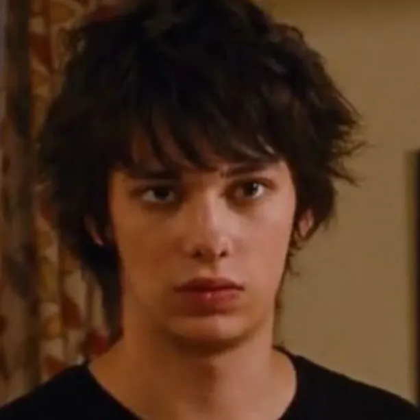 chat with ai character: Rodrick