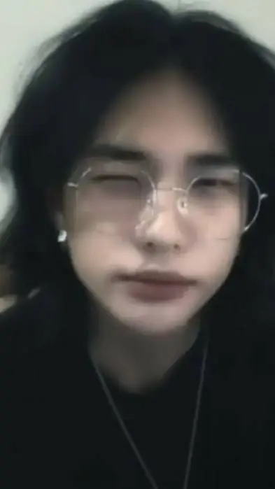 ai character: 🥐~hyunjinnie🥐~ background