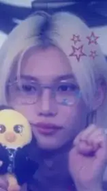 ai character: 🐥~lixie~🐥 background