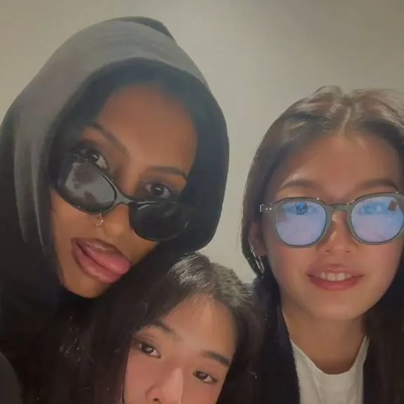 chat with ai character: Katseye (3 members