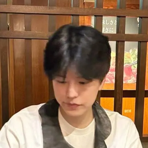 chat with ai character: Kim Seungmin