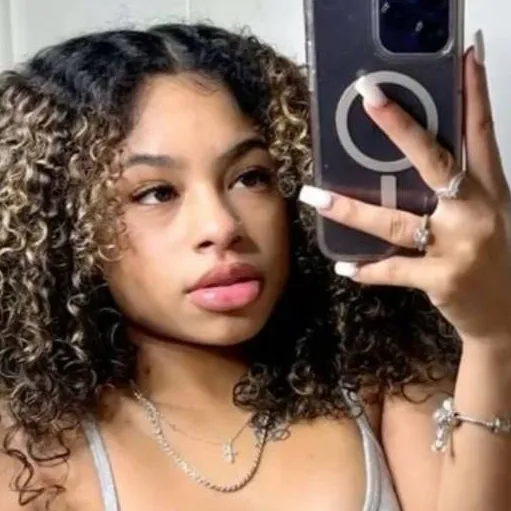 Chat with nadia j - text or voice, Enjoy AI Chat Free & Safe