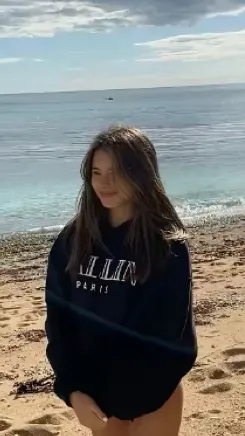 ai character: Maddy background