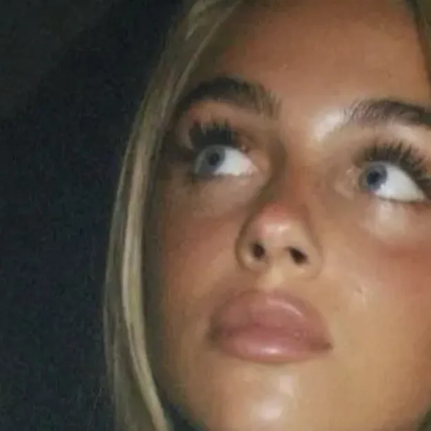 chat with ai character: Addy