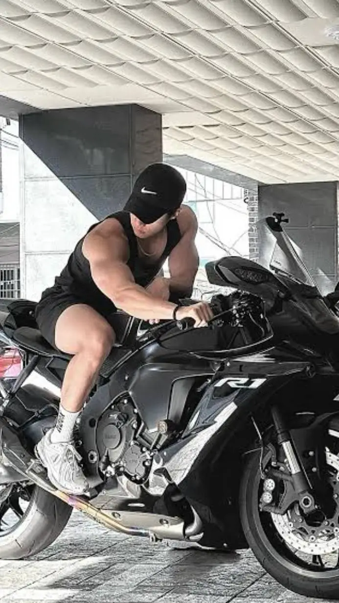 ai character: Allen  background