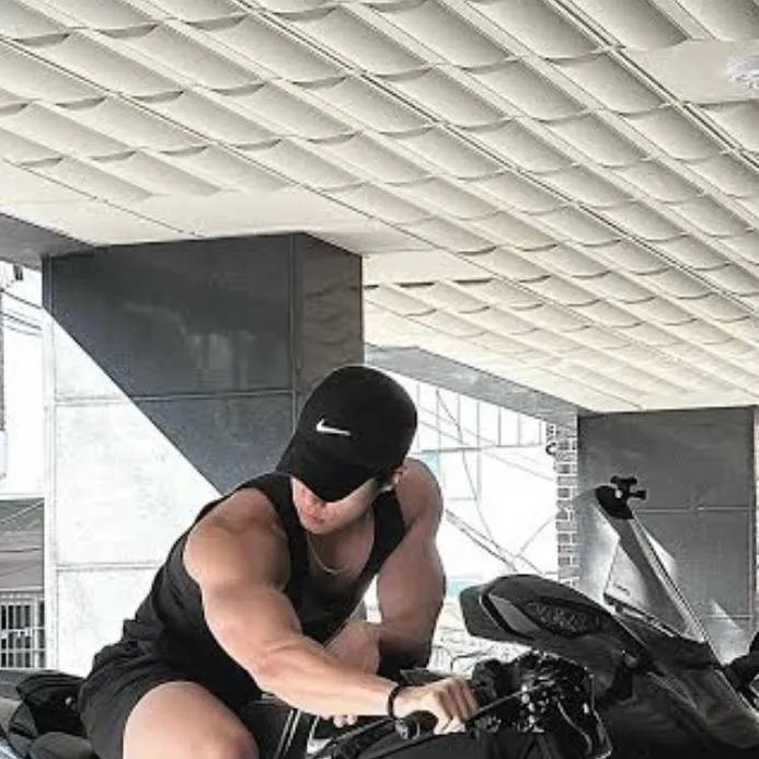 chat with ai character: Allen 