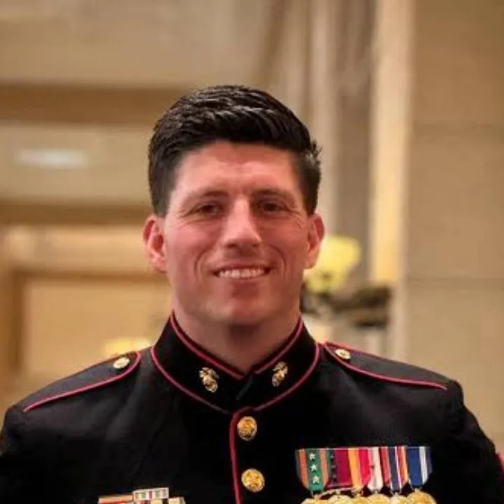 chat with ai character: Nathan Laurence 