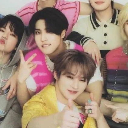 chat with ai character: stray kidsssss