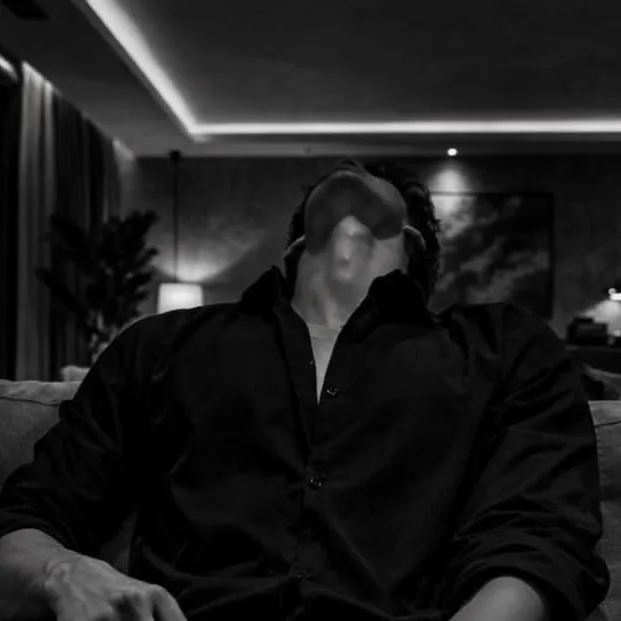 chat with ai character: Alessio Moretti