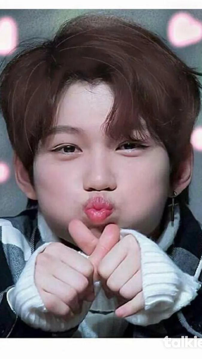 ai character: Cute Felix background