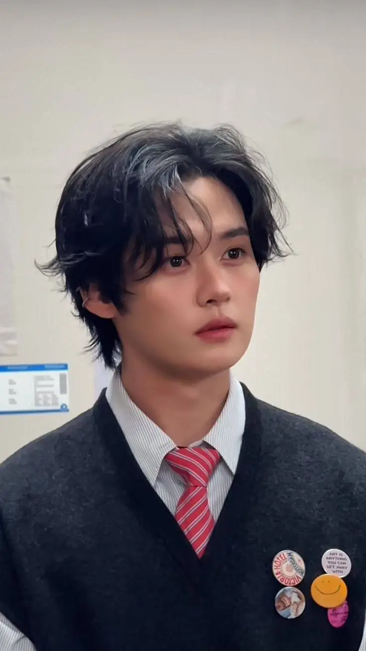 ai character: Lee know background